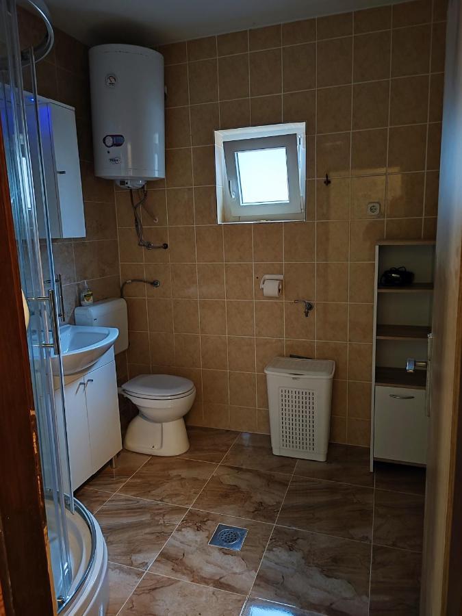 Apartmani Zdenka Vir Luaran gambar
