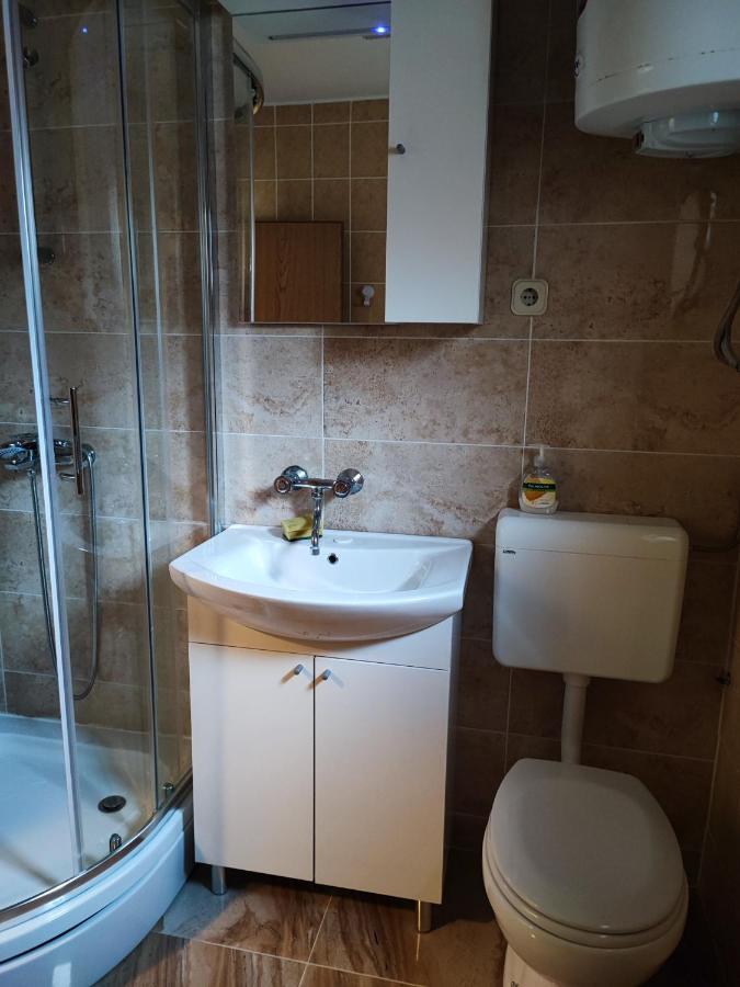 Apartmani Zdenka Vir Luaran gambar
